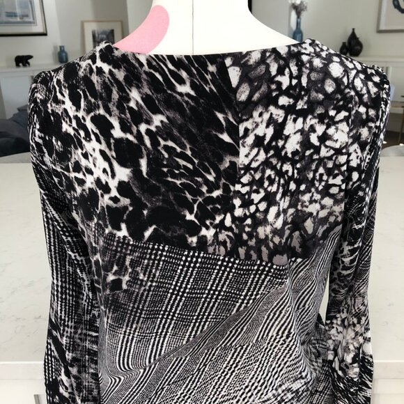 Joseph Ribkoff Lg Slv V Neck Layered Abstract Print Flowy Top Blk Grey Wht Sz 2 - Picture 6 of 10